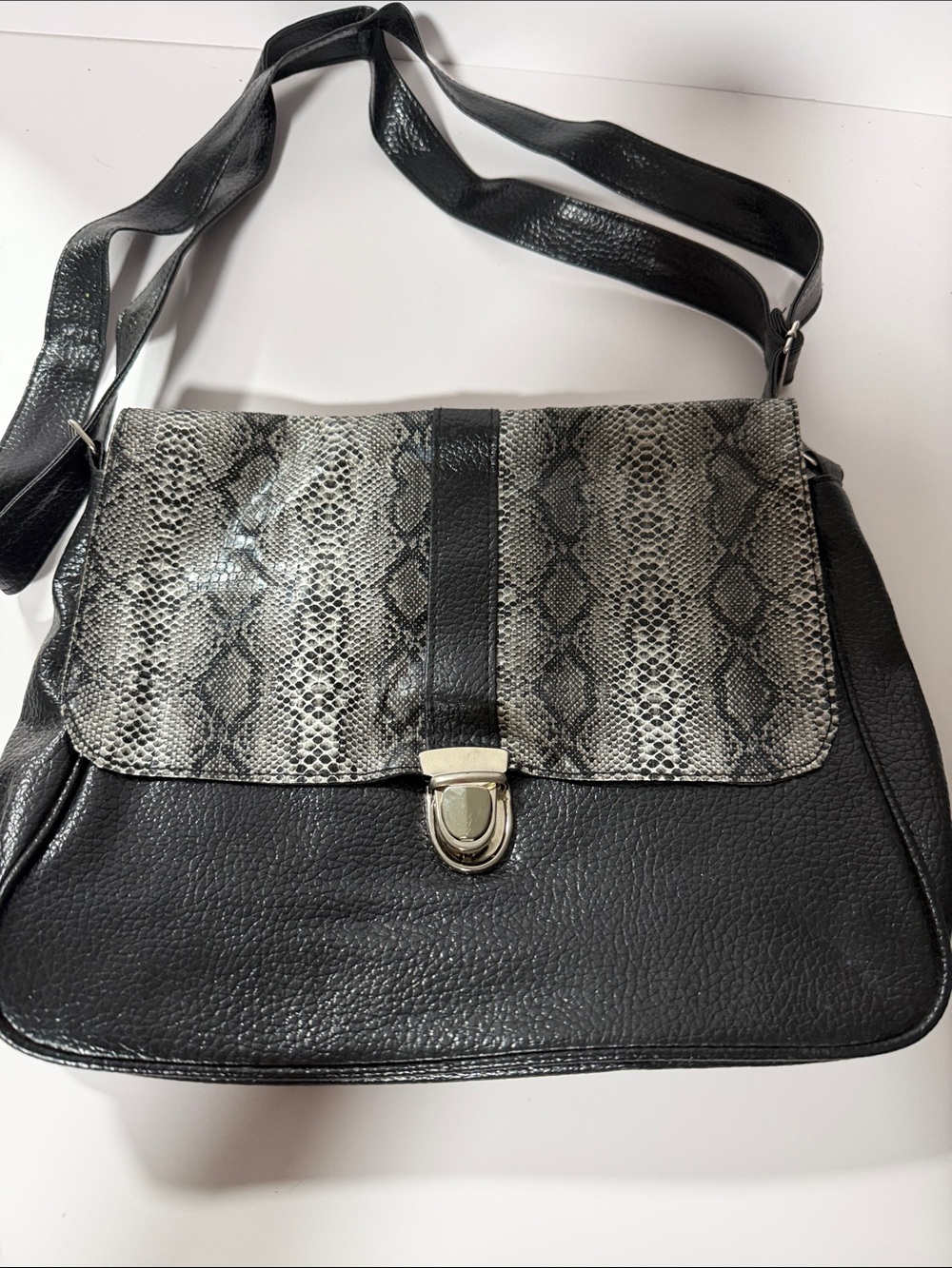 Bijoux Terner Black Crossbody with Snake-Print Flap